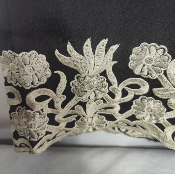 Charlotte Russe Black & Cream Burnout Lace Embroidery Sheath Dress/Top - Picture 4 of 5